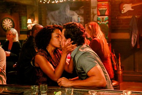 Kelly McCreary, Giacomo Gianniotti - Grey's Anatomy - Die jungen Ärzte - Ich habe dich gewählt - Filmfotos