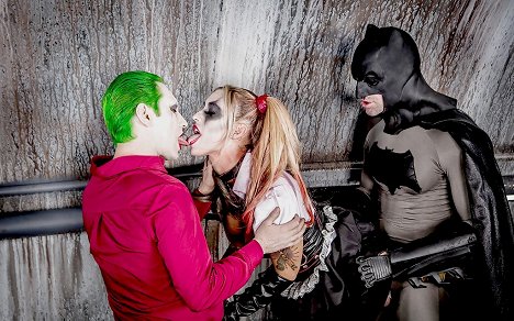 Kleio Valentien - Suicide Squad XXX: An Axel Braun Parody - Werbefoto