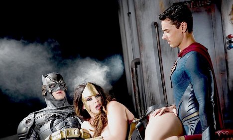 Alison Tyler - Batman v. Superman XXX: An Axel Braun Parody - Promokuvat