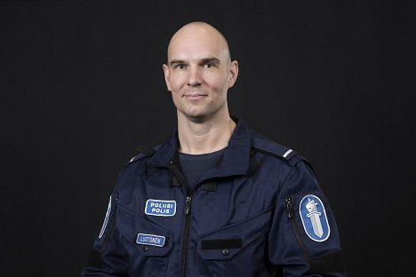 Rene Luotonen - Poliisit - Werbefoto