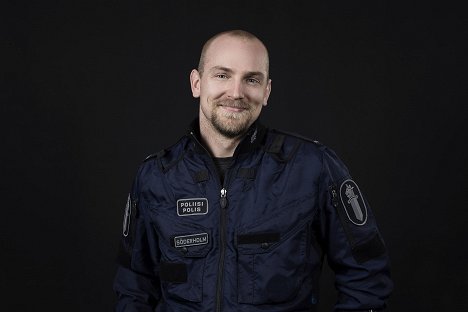 Sebastian Soderholm - Poliisit - Promokuvat