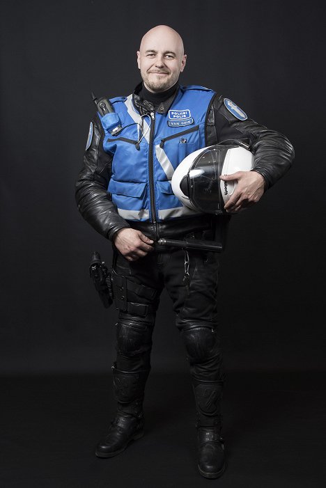 Nico van Ooik - Poliisit - Werbefoto