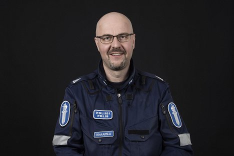 Tommi Knaapila - Poliisit - Promokuvat