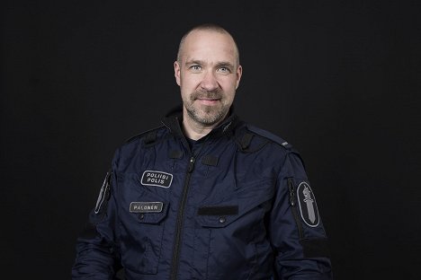 Kari Palonen - Poliisit - Promoción