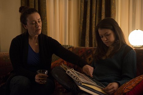 Maria Doyle Kennedy, Tatiana Maslany - Orphan Black - Parts Developed in an Unusual Manner - Photos