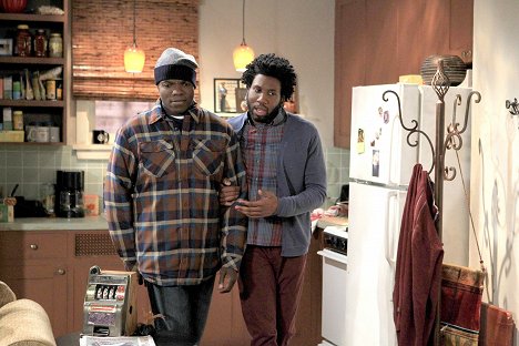 Reno Wilson, Nyambi Nyambi - Mike & Molly - Carl Gets a Roommate - Van film