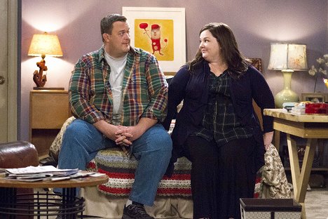 Billy Gardell, Melissa McCarthy - Mike & Molly - Poker in the Front, Looker in the Back - Photos