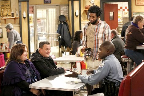 Melissa McCarthy, Billy Gardell, Reno Wilson - Mike & Molly - Mike & Molly's Excellent Adventure - Do filme