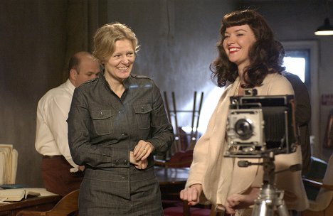 Mary Harron, Gretchen Mol - The Notorious Bettie Page - Tournage