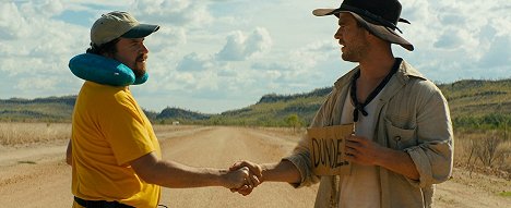 Danny McBride, Chris Hemsworth - Dundee: The Son of a Legend Returns Home - Z filmu