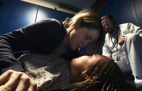 Claire Foy, Joshua Leonard - Unsane - Ausgeliefert - Filmfotos