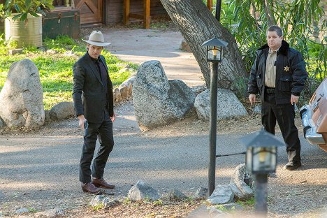 Timothy Olyphant, Patton Oswalt - Justified: La ley de Raylan - The Hatchet Tour - De la película