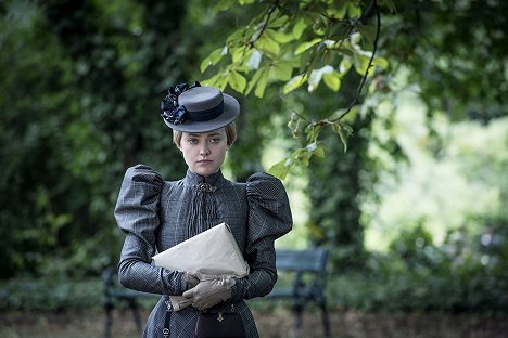 Dakota Fanning - The Alienist - These Bloody Thoughts - Photos