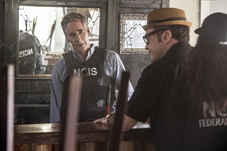 Scott Bakula, Tom Arnold - NCIS: New Orleans - Return of the King - Photos