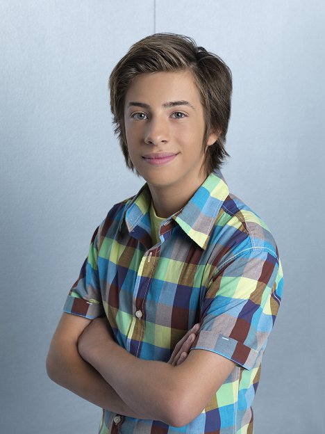 Jimmy Bennett - My Superhero Family - Werbefoto