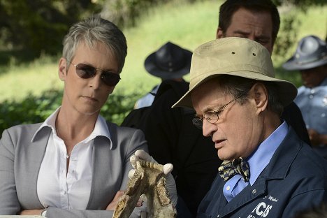 Jamie Lee Curtis, David McCallum - NCIS: Naval Criminal Investigative Service - Till Death Do Us Part - Photos