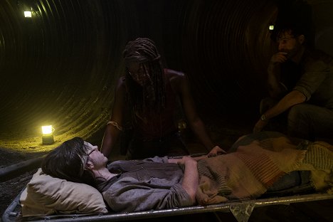 Chandler Riggs, Danai Gurira, Andrew Lincoln - The Walking Dead - Tisztelet - Filmfotók