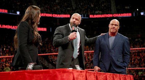 Stephanie McMahon, Paul Levesque, Kurt Angle - WWE Elimination Chamber - Filmfotos