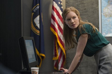 Wrenn Schmidt - The Looming Tower - Now It Begins… - Van film