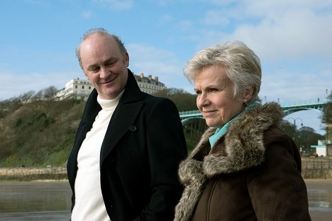 Tim McInnerny, Julie Walters - National Treasure - Episode 3 - De la película