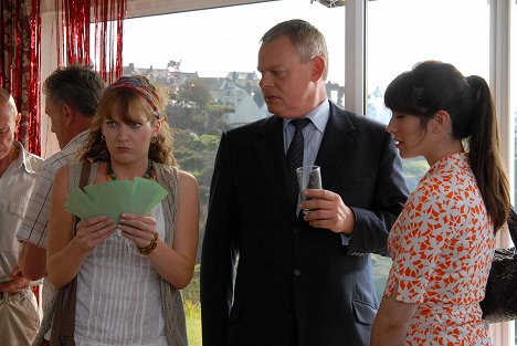 Katherine Parkinson, Martin Clunes, Caroline Catz