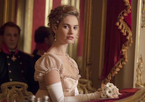 Lily James - War and Peace - Episode 5 - Z filmu