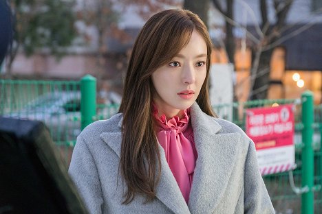 Da-hee Lee - Churieui yeowang - Season 2 - Film