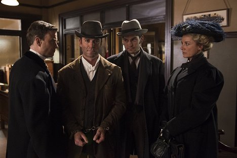 Yannick Bisson, Helene Joy - Murdoch Mysteries - Up from Ashes - Photos