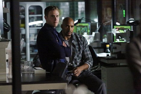 Iain De Caestecker, Henry Simmons - Agenti S.H.I.E.L.D. - Na zdi vyryté - Z filmu