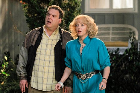 Jeff Garlin, Wendi McLendon-Covey - The Goldbergs - The Age of Darkness - Photos