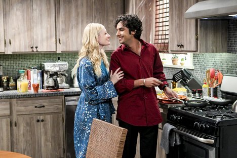 Beth Behrs, Kunal Nayyar - The Big Bang Theory - The Separation Triangulation - Photos