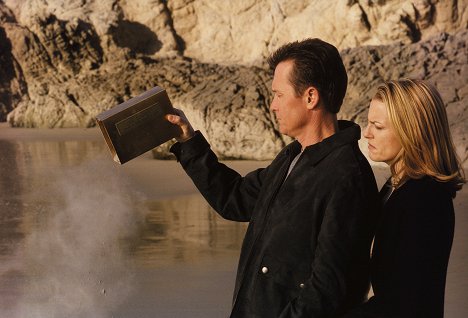 Robert Patrick, Barbara Patrick - The X-Files - Salaiset kansiot - Vapautus - Kuvat elokuvasta