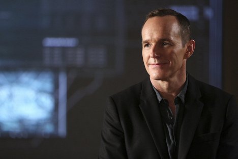 Clark Gregg - Agents of S.H.I.E.L.D. - Many Heads, One Tale - Photos