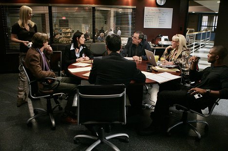 A.J. Cook, Paget Brewster, Mandy Patinkin, Kirsten Vangsness, Shemar Moore - Criminal Minds - Lessons Learned - Photos