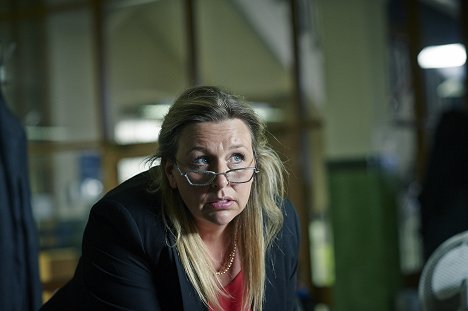 Hannah Walters - No Offence - Episode 1 - Photos