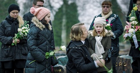 Elsa Brotherus, Jani Volanen, Eedit Patrakka - Karppi - Complicações - Do filme