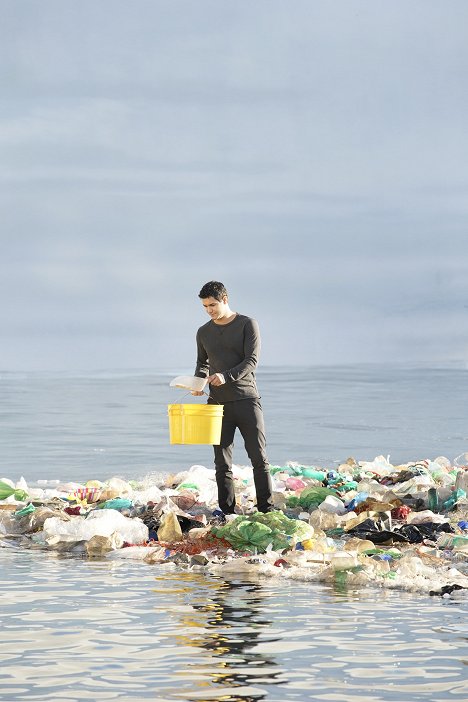 Elyes Gabel - Scorpion - Ilha de lixo - Do filme