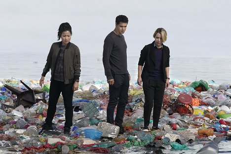Jadyn Wong, Elyes Gabel, Tina Majorino - Scorpion - Die Müllinsel - Filmfotos
