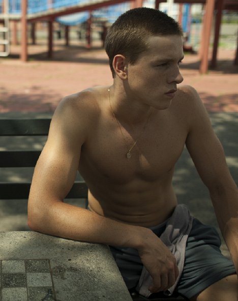 Harris Dickinson - Beach Rats - Photos