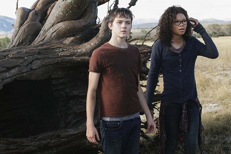 Levi Miller, Storm Reid - A Wrinkle in Time - Photos