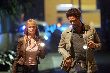 Marg Helgenberger, Gary Dourdan - CSI: Crime Scene Investigation - Go to Hell - Photos