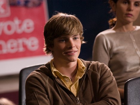 Hunter Parrish - Weeds - Must Find Toes - Photos