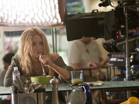 Mary-Kate Olsen - Weeds - He Taught Me How to Drive By - Making of