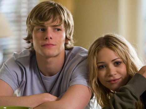 Hunter Parrish, Mary-Kate Olsen - Weeds - He Taught Me How to Drive By - Photos
