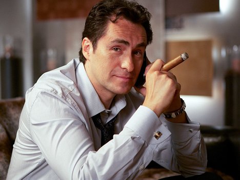 Demián Bichir - Weeds - If You Work for a Living, Then Why Do You Kill Yourself Working? - Photos