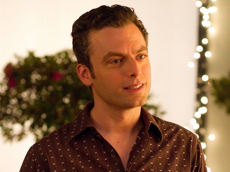 Justin Kirk - Weeds - A Hole in Her Niqab - Photos