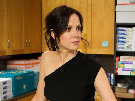 Mary-Louise Parker - Weeds - A Hole in Her Niqab - Van film
