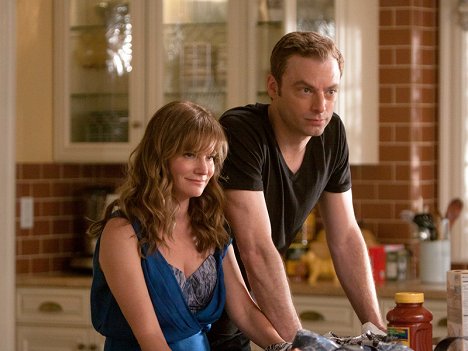 Jennifer Jason Leigh, Justin Kirk - Weeds - See Blue and Smell Cheese and Die - Filmfotos