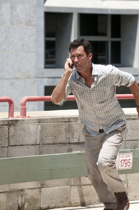 Jeffrey Donovan - Burn Notice - Explosiv - Filmfotos