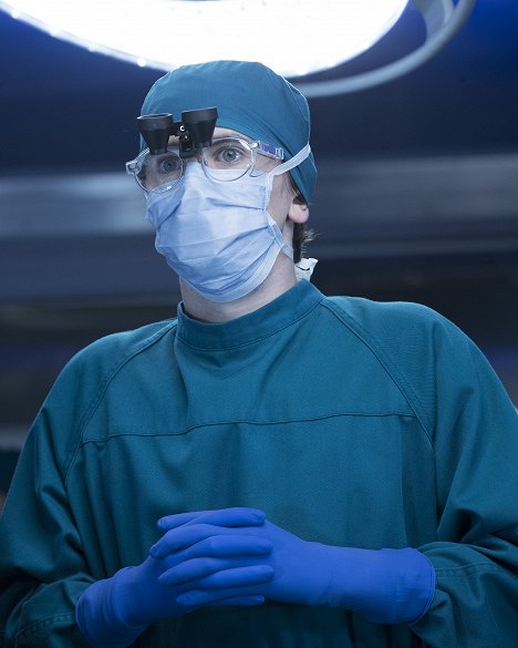 Freddie Highmore - The Good Doctor - Pain - Photos